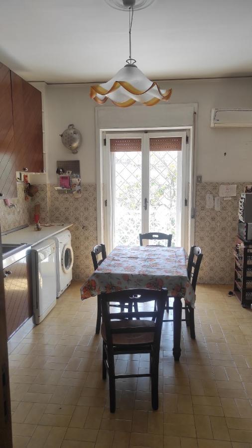 Апартаменти Sakura House Near Vesuvius, Herculaneum And Pompeii Free Parking Торре-дель-Греко Екстер'єр фото