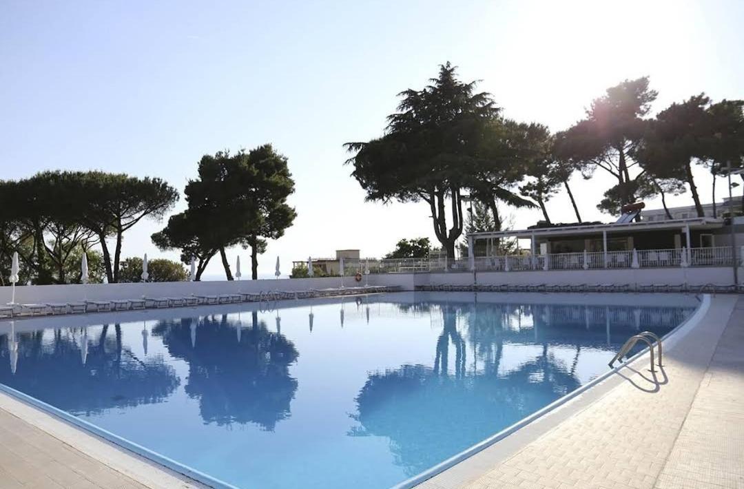 Апартаменти Sakura House Near Vesuvius, Herculaneum And Pompeii Free Parking Торре-дель-Греко Екстер'єр фото