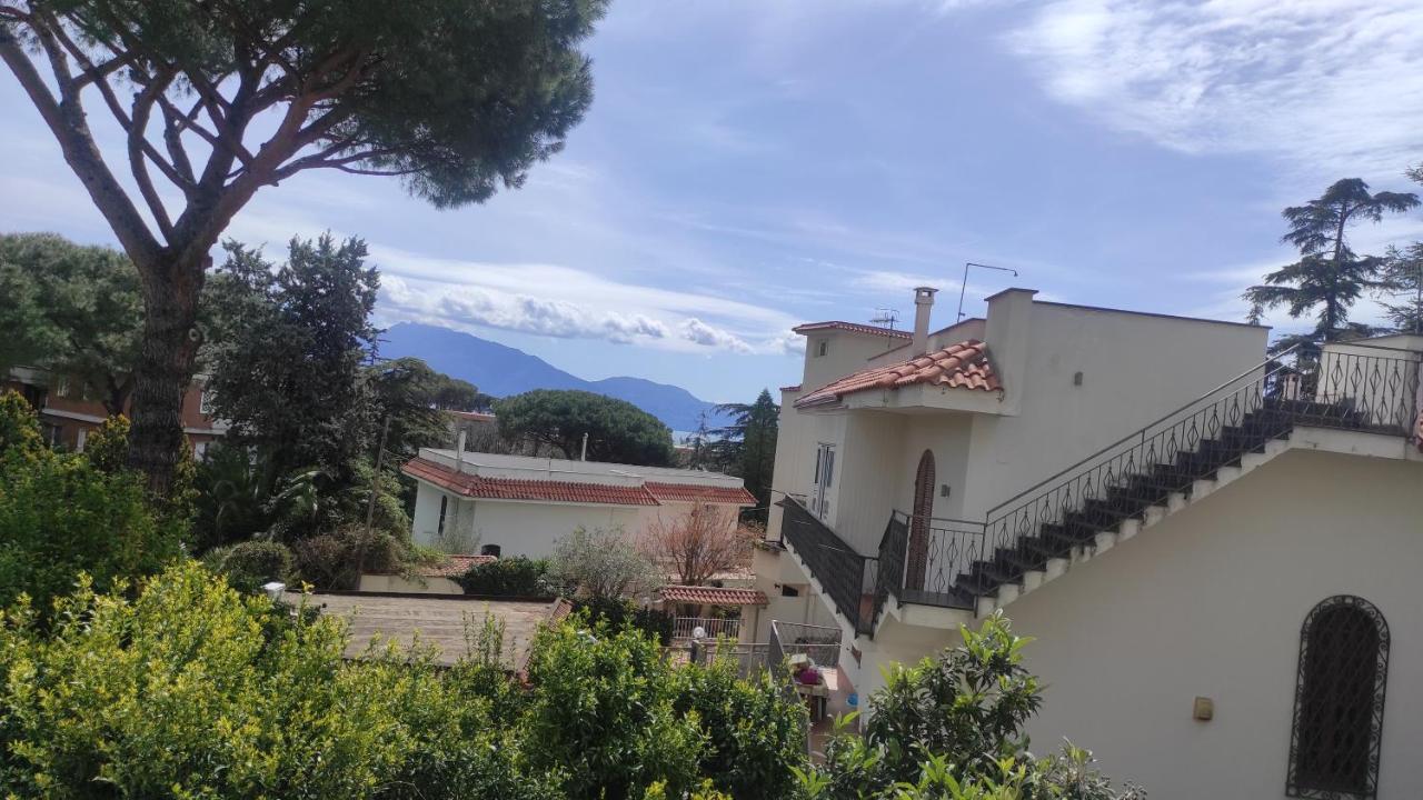 Апартаменти Sakura House Near Vesuvius, Herculaneum And Pompeii Free Parking Торре-дель-Греко Екстер'єр фото
