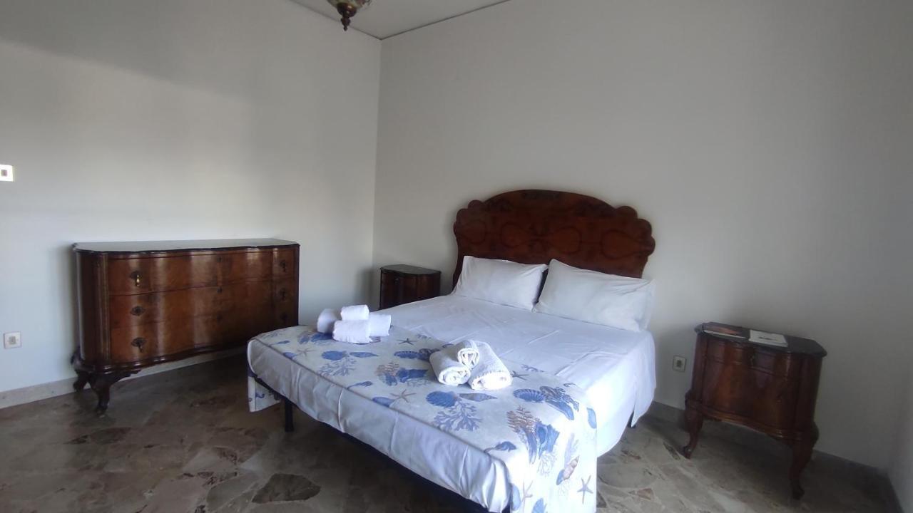 Апартаменти Sakura House Near Vesuvius, Herculaneum And Pompeii Free Parking Торре-дель-Греко Екстер'єр фото