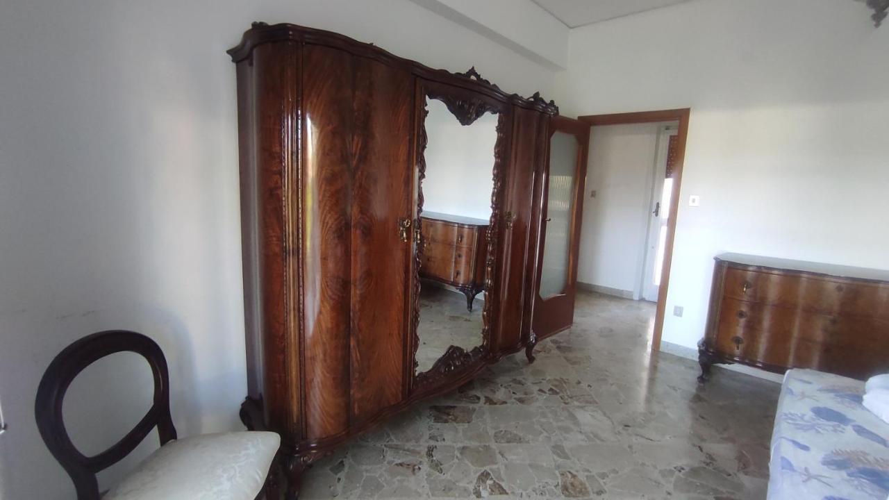 Апартаменти Sakura House Near Vesuvius, Herculaneum And Pompeii Free Parking Торре-дель-Греко Екстер'єр фото
