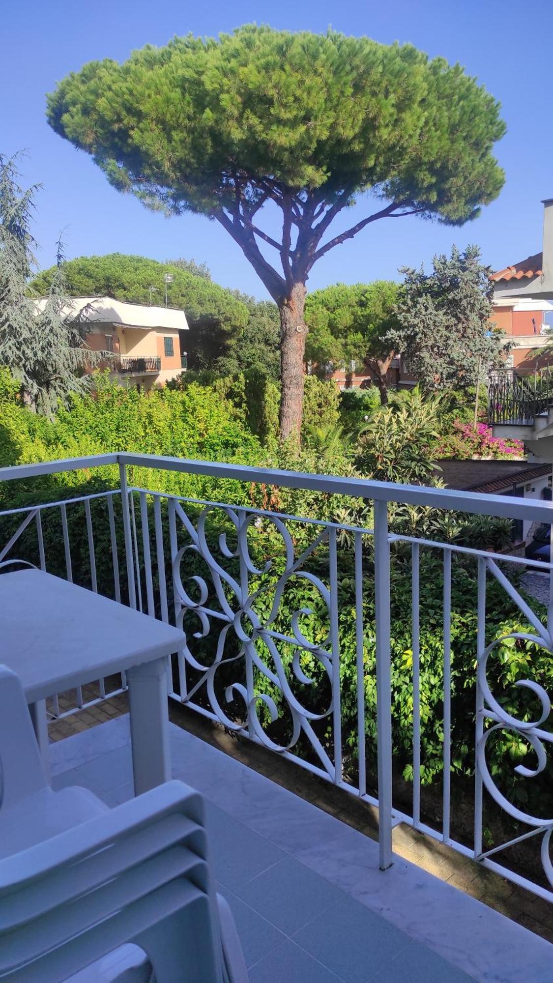 Апартаменти Sakura House Near Vesuvius, Herculaneum And Pompeii Free Parking Торре-дель-Греко Екстер'єр фото